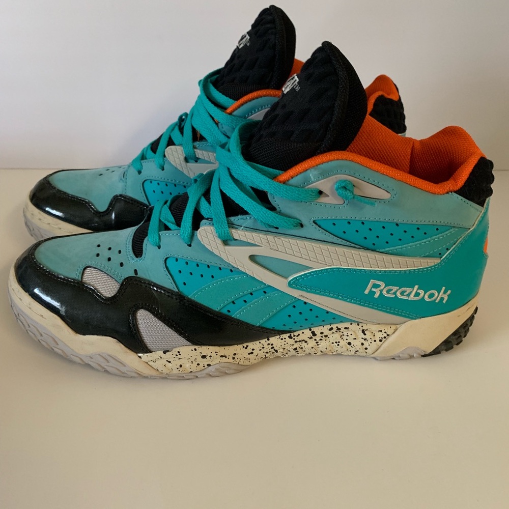 Men’s Reebok scrimmage mids classic.